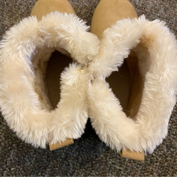 Cat And Jack Boots Size 4 Girls  Zips On Each Side - Picture 7 of 10